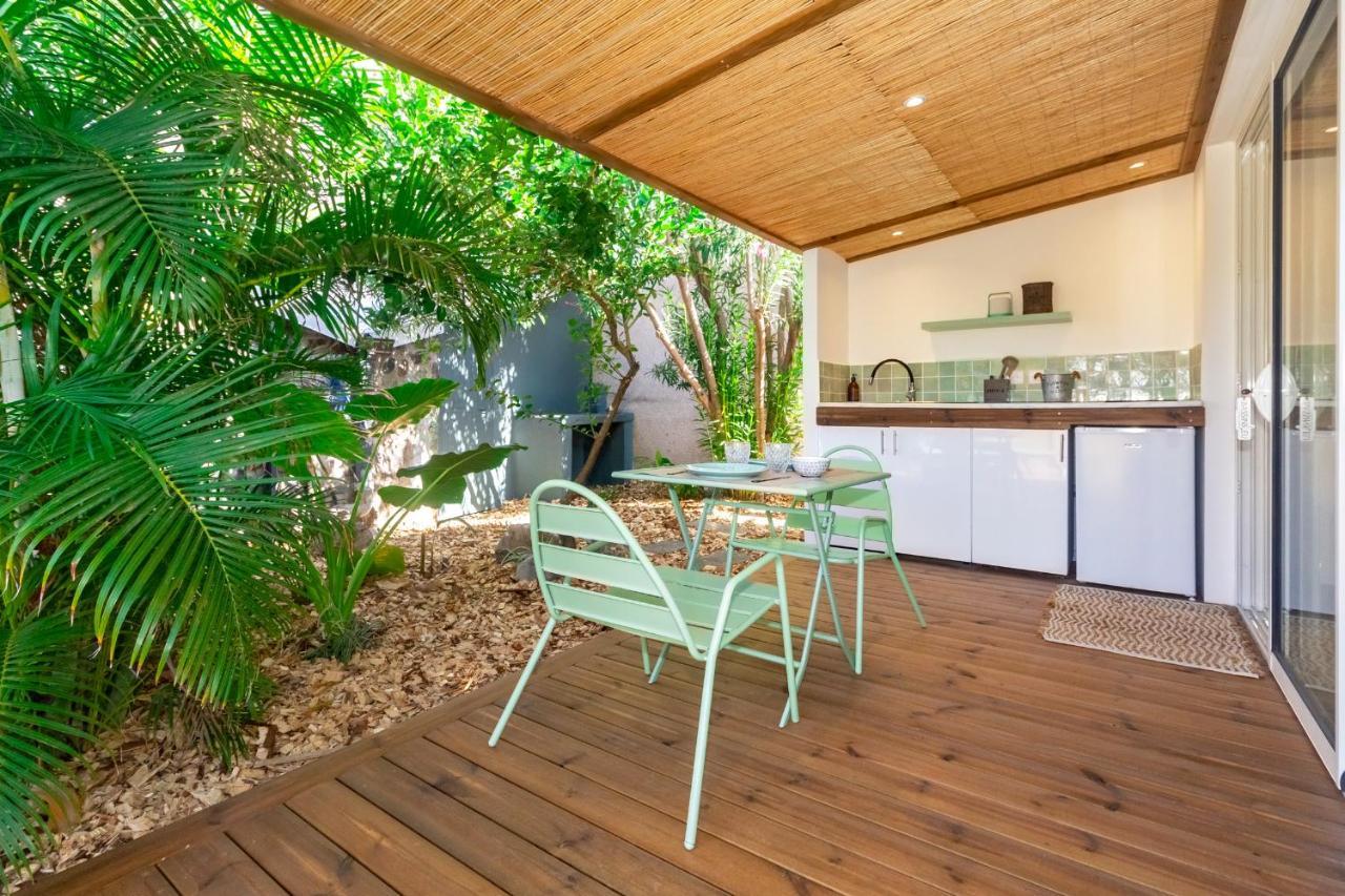 Idylle - Charmant Bungalow A 2 Pas Du Lagon Ла-Салин-ле-Бен Экстерьер фото
